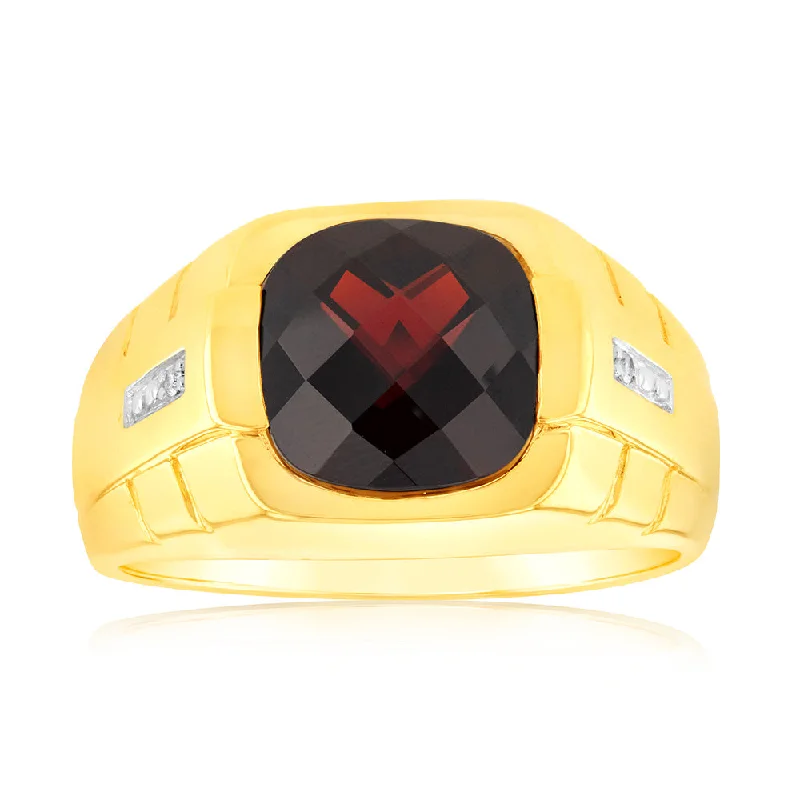 9ct Yellow Gold with 1Garnet & Small Diamond Men Ring