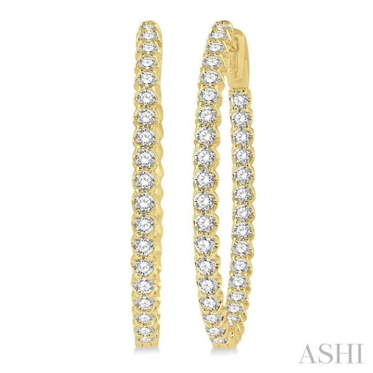 2 ctw Round Cut Diamond In-Out Oval Shape Hoop Earrings in 14K Yellow Gold